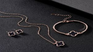 Modeontwerper sieraden klavertje vier driedelige set women039s hanger 3 kleur optioneel bruiloft banket hele9475570