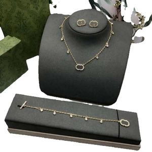 Modeontwerper Sieraden Initialen Hanger Ketting Gouden Ketting Diamanten Oorbel voor Vrouwen Parel Armband Brief 2211103D