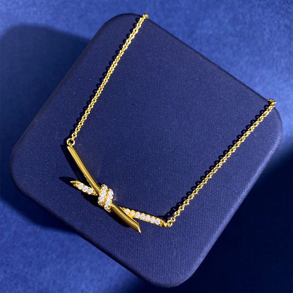 Diseñador de moda collar de joyería cadena chapada en oro de 18 quilates plata rosa nudo dorado incrustaciones collares de diamantes cadenas joyería de acero inoxidable 316L 50 cm regalos de pareja