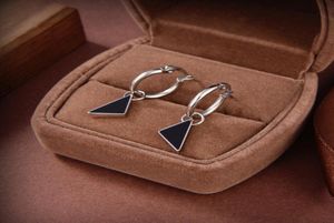 Créateur de mode Bijoux Stud Boucle d'oreille Triangle Boucle d'oreille Amour Diamant Femmes Coeur Boucles d'oreilles Or Argent Fête De Mariage Prads Couple Gif7340507