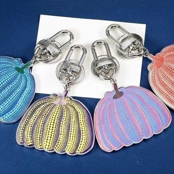 Créateur de mode porte-clés couple classique citrouille porte-clés de voiture de luxe délicat lettre en alliage de zinc lanière unisexe métal petits bijoux