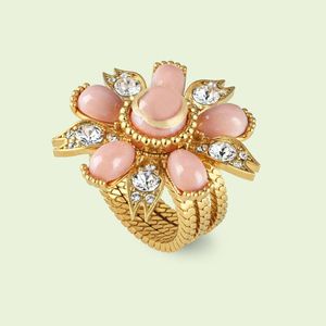 Créateur de mode dames bague luxe incrusté rose perle cristal anneaux classique lettre fleur trois pièces ensemble bijoux plaqué or avec boîte