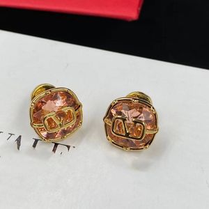 Pendientes con diseño de letra IVI PIN de diseñador de moda Valeen*tii.OR.NO.Pendientes de cobre hechos con estructura de cobre y decorados con perlas de cristal con caja de regalo.