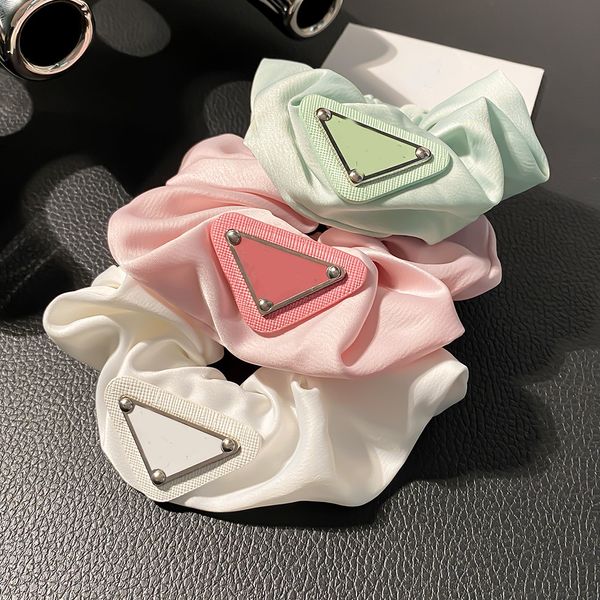 Fashion Designer Letter Band Rubber Band Smooth Test Ring Bow Brand pour charme Femmes Hairjewelry Hair Accessory High Quality