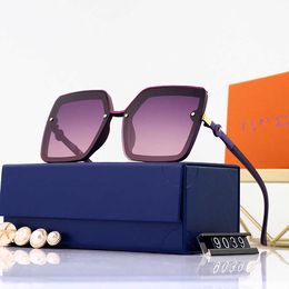 Modeontwerper Lou Vut Luxury zonnebril 2022 Dames Nieuwe gepolariseerde zonnebril TR Grote frame Bicolor Metalen bril Batch