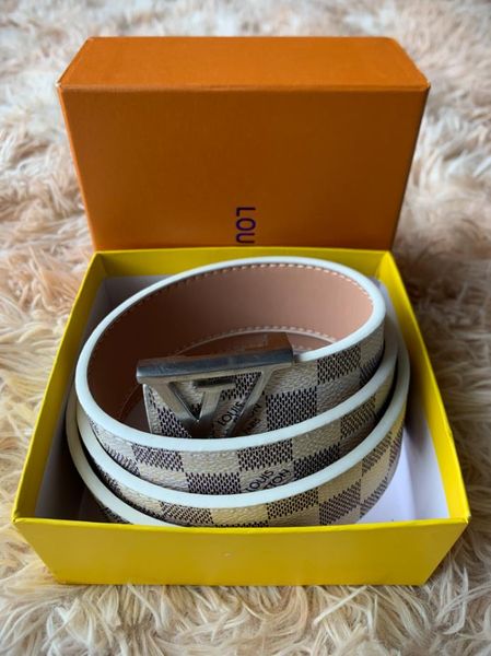 Diseñador de moda Lu Belt Brand de 3.8 cm Hebilla suave Diseño de hombres y mujeres 15 colores clásicos de negocios, se pueden combinar con bolsas de diseñador Spit Raza costosa Take Goat