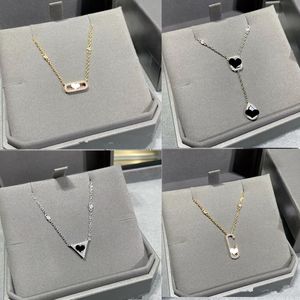 Modeontwerper Luxe enkele drie diamanten glijdende hanger ketting romantische asymmetrische ketting klassieke 925 roségouden parel schat M-serie paar cadeau
