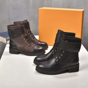 Modeontwerper Martin Womens Boots Leather Shoes en enkelfabriek Directe verkoopronde teen kort met of zonder veters optionele laarzen