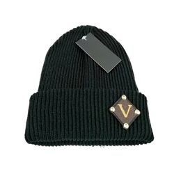 Bonnet de créateur de mode pour hommes, chapeaux d'hiver pour femmes, bonnets d'extérieur, tête chaude en cachemire tricoté, casquettes de crâne classiques rétro camionneurs ajustés pour hommes