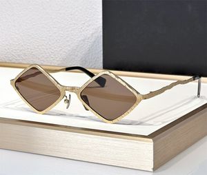 Lunettes de soleil de styliste de mode pour hommes et femmes, tendance vintage, en forme de diamant, petite monture en métal, design croisé avant-gardiste, style unique, anti-ultraviolet, livré avec étui