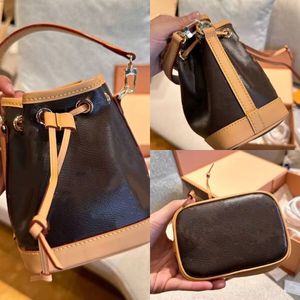 Bolsos de diseñador de moda tamaño mini Love You Nano neo Bolso de mujer Cubo con cordón Tote Bolso de embrague Hobo Hombro Cuerpo cruzado Cuero de lujo