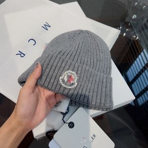 Créateur de mode Monclaer automne et hiver nouveau chapeau en laine en tricot