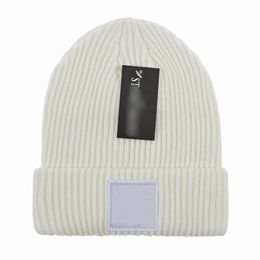 Créateur de mode MONCLiR 2023 automne et hiver nouveau chapeau de laine tricoté chapeau tricoté de luxe site officiel version 1: 1 bonnet artisanal 9 couleur 008