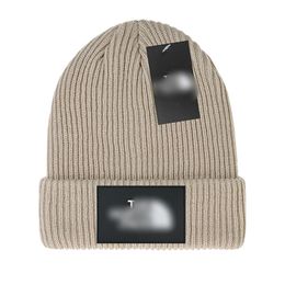Créateur de mode MONCLiR 2023 automne et hiver nouveau chapeau de laine tricoté chapeau tricoté de luxe site officiel version 1: 1 bonnet artisanal 11 couleur 040