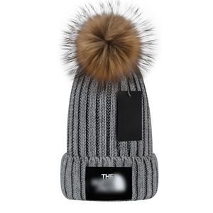 Créateur de mode MONCLiR 2023 automne et hiver nouveau chapeau de laine tricoté chapeau tricoté de luxe site officiel version 1: 1 bonnet artisanal 7 couleur 004