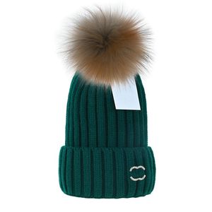 Créateur de mode MONCLiR 2023 automne et hiver nouveau chapeau de laine tricoté chapeau tricoté de luxe site officiel version 1: 1 bonnet artisanal 11 couleur 022