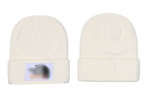 Créateur de mode MONCLiR 2023 automne et hiver nouveau chapeau de laine tricoté chapeau tricoté de luxe site officiel version 1: 1 bonnet artisanal 9 couleur 042