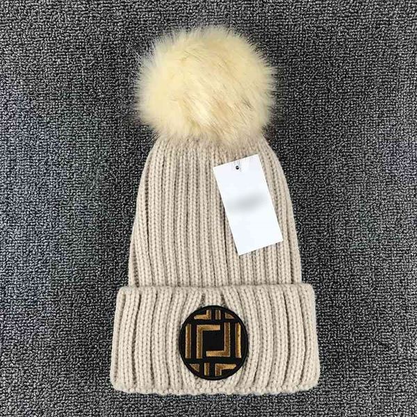 Créateur de mode MONCLiR 2023 automne et hiver nouveau chapeau de laine tricoté chapeau tricoté de luxe site officiel version 1: 1 bonnet artisanal 36 couleur 077