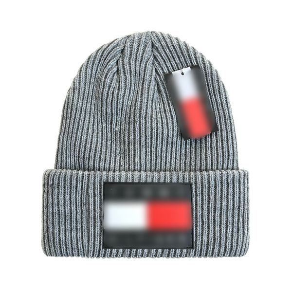 Créateur de mode MONCLiR 2023 automne et hiver nouveau chapeau de laine tricoté chapeau tricoté de luxe site officiel version 1: 1 bonnet artisanal 6 couleurs 056