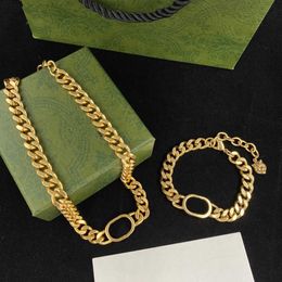 Designer de mode Collier Bracelet Ensemble Ras Du Cou Pour Unisexe Lettre Bracelets 18K Plaqué Or Chaîne Femmes En Acier Inoxydable Colliers