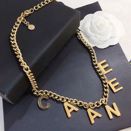 Collier de créateur de mode Pendante Bijoux Bijoux Chaulaise Chaîne de colliers en acier inoxydable en acier inoxydable Gold Place