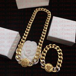 Colliers de créateur de mode V Pendant Banshee Medusa Head 18K Bracelets plaqués en or Boucles d'oreilles anniversaire fiançailles festives Gift322y