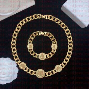 Modeontwerper kettingen v hanger banshee medusa kop 18k gouden vergulde armbanden oorbellen ringen verjaardagsfeestelijke verlovingsgeschenken v12 2378
