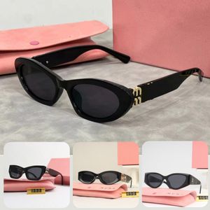 Créateur de mode Ovale Cadre pour femmes Lunettes de soleil classiques Eye Beach UV Protection des lunettes vintage masculines de haute qualité