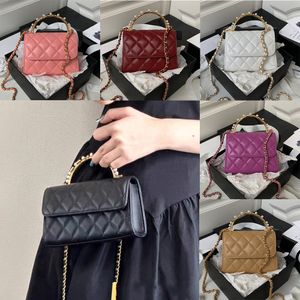 Diseñador de moda Cartera de muñeca de perlas Bolso de mano para mujer Bolso de hombro Bolso de cuero Bufanda Encanto Correa de hombro de alta calidad Blanco y negro Seis colores