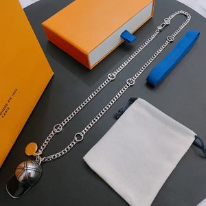 Modeontwerper hanger kettingen zwarte hangers luxe v gouden letter medaillon hanger 925 zilveren ketting paar trui ketting
