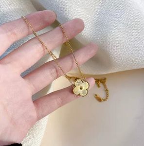 Colliers pendentif de créateur de mode pour femmes élégant 4/quatre feuilles trèfle médaillon collier de haute qualité chaînes ras du cou bijoux plaqué or 18 carats filles cadeauZT4Q