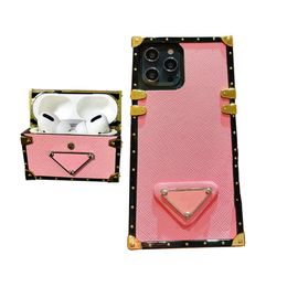 Étui de téléphone Designer Étui iPhone pour iPhone 15 Pro Max 14 13 12 Mini 11 XS XR X 8P Étui 2 pièces Ensemble d'écouteurs Airpods 3e génération Airpod Pro 2 3 Couverture Triangle P Suit