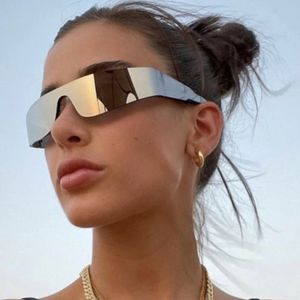 De toekomstige punkzonnebril van modeontwerper voor mannen en vrouwen, sportief en technologisch, modieus en snel frame, geïntegreerde lens, geen merk decoratieve bril