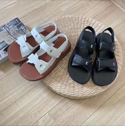 Mode designer sandalen slippers internet beroemdheid burst vaste kleur stiksel kleur vrije tijd verdikt buiten slijtage stappen op kak gevoel slipper