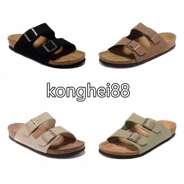 Sandales de créateur de mode Slippers Summer Fashion Boys and Girls Color Color Shoes plage chaussures Ladies Rubber Sandales plates extérieures tongs décontractés