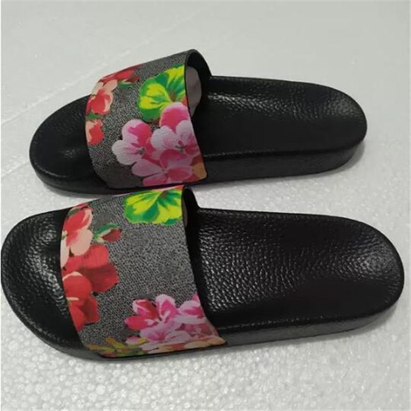 Fashion Designer Slides Slipper Hommes Femmes Pantoufles Bloom Fleurs Impression Cuir Web Chaussures noires Sandales de luxe d'été Baskets de plage avec boîte d'origine