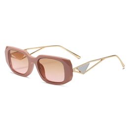 Lunettes de soleil créatrices de mode Classic Eyeglass Goggle Outdoor Beach Sun Sunes Man Femme 18 Color Facultatif PP991 Cadeau Yy