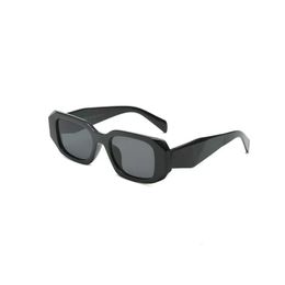 Lunettes de soleil créatrices de mode pour femmes homme femme Homme Goggle Beach Sun Glasses Small Frame Quality de luxe Facultatif avec boîte # 33 # 55