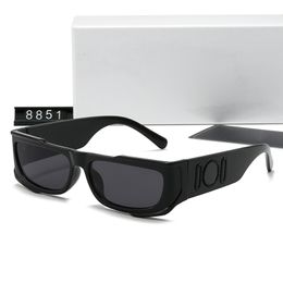 Modeontwerper zonnebril voor dames heren Luxe witte designer vrouw Coole stijl Hot Vintage Klassieke dikke plaat Zwart Wit Vierkant frame Brillen Man Bril