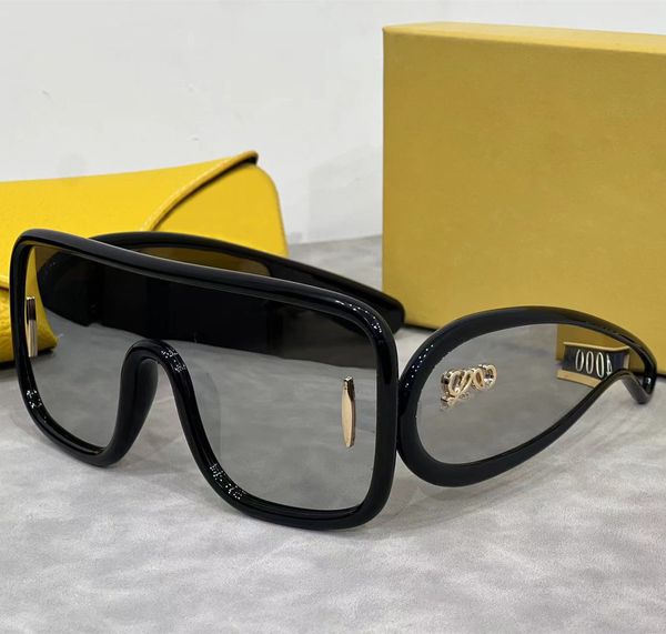 Lunettes de soleil de créateur de mode pour femmes Men de lunettes Goggles Eyewear Shades Mens Classic Style Outdoor UV400 Travel Beach Sport Driving Sun Glasses High Quality