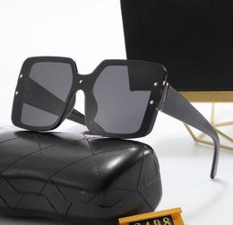 Óculos de sol de designer de moda de luxo feminino, masculino, lentes de nylon HD, proteção contra radiação de praia, óculos à prova d'água, proteção contra radiação de estilo de alta qualidade