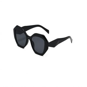 Lunettes de soleil de créateurs de mode lentilles en résine décoloration lunettes douces polarisées uv400 noir PC lunettes de luxe senior avec boîte fa072 C4