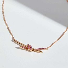 Modeontwerper Tiff ketting top T Family High Edition gedraaide touwketting voor dames Licht luxe temperament Kleine groep Roze diamanten kraagketting