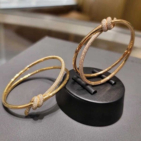 Diseñador de moda tiff top Edición alta Familia T Pulsera de cordón trenzado de diamantes completo Oro rosa de grado ligero Mismo estilo CNC para mujer Moderno y de moda