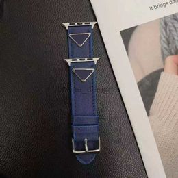 Fashion Designer Watch Strap para Apple Watch 38 41 42 40 44 45 49 mm Corzas de cuero suave de lujo iwatch 8 7 6 5 4 3 2 bandas Letra clásica Watchband HH7626C