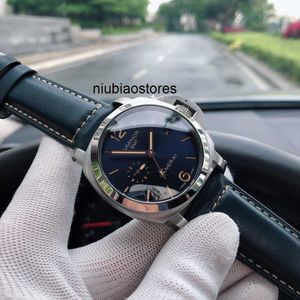 Modeontwerper horloges voor herenmechanische automatische saffierspiegel 44 mm 13 mm geïmporteerde koehide horlogeband Italië sport xkke -stijl