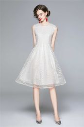 Mode ontwerper vrouwen jurk vrouw zomer elegante sexy mouwloze borduurwerk mesh jurk vrouwelijke bruiloft feestjes vestidos 210525