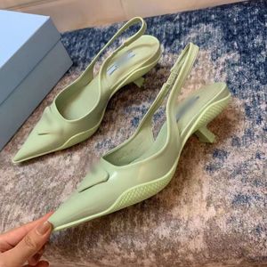 Mode ontwerper vrouwen sandalen lage hakken driehoek logo snoep kleur luxe dame sandaal prom avond dames hak schoen met doos