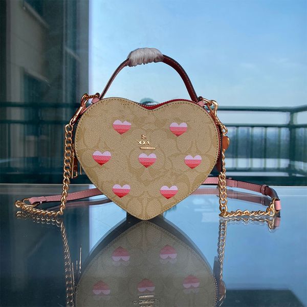 Sac à bandoulière de créateur de mode pour femme Logo classique C rétro et polyvalent Super mignon Heart Love Box Sac à bandoulière de luxe pour dame Borsa a tracolla da donna di lusso C8040