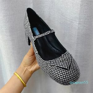 Créateurs de mode Quatre saisons Femmes Robe Chaussures Plein Diamant Boucle Décoration Pompes 4.5cm Talon Chunky